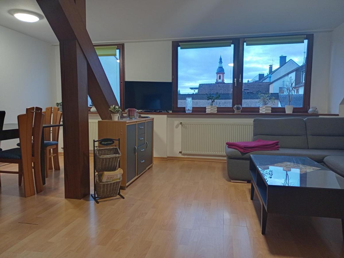 Zentrale Ferienwohnung Mit Blick Auf Die Paulinskirche Tréveris Exterior foto